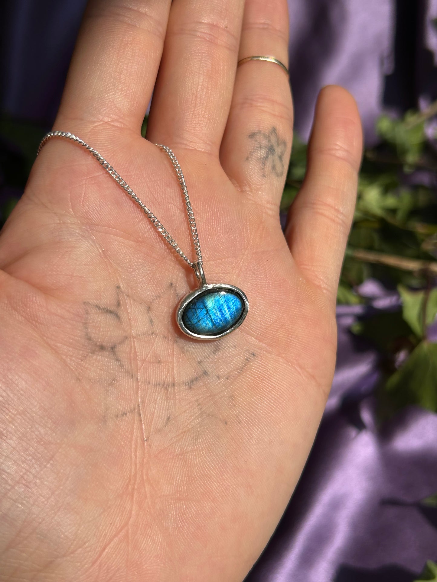 Oval Spectrolite necklace