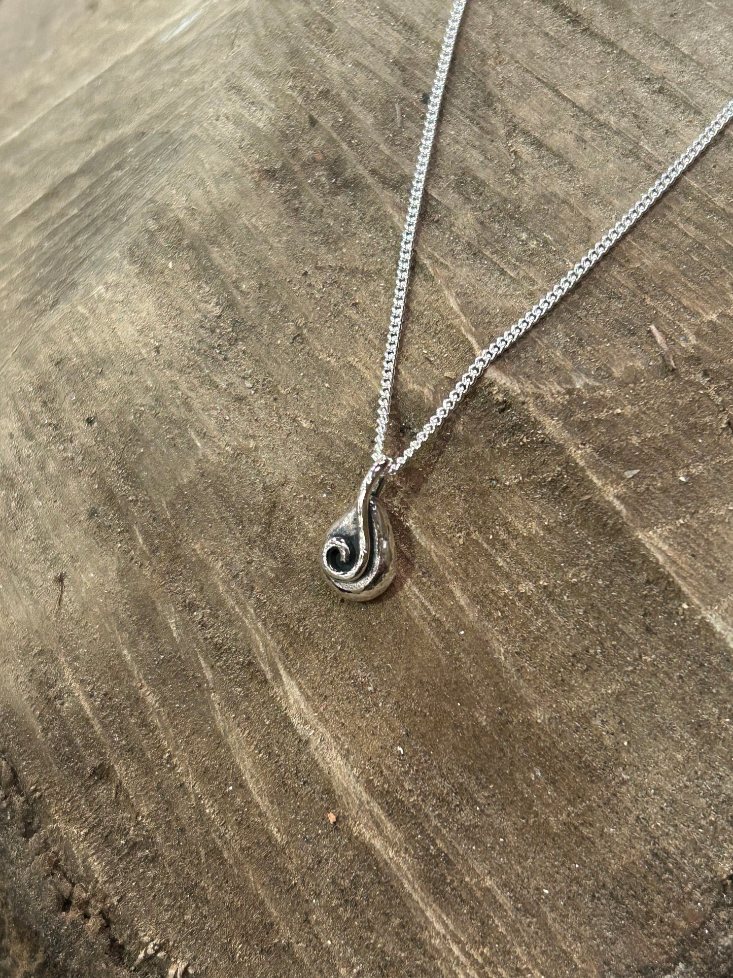 Mini swirly nugget necklace